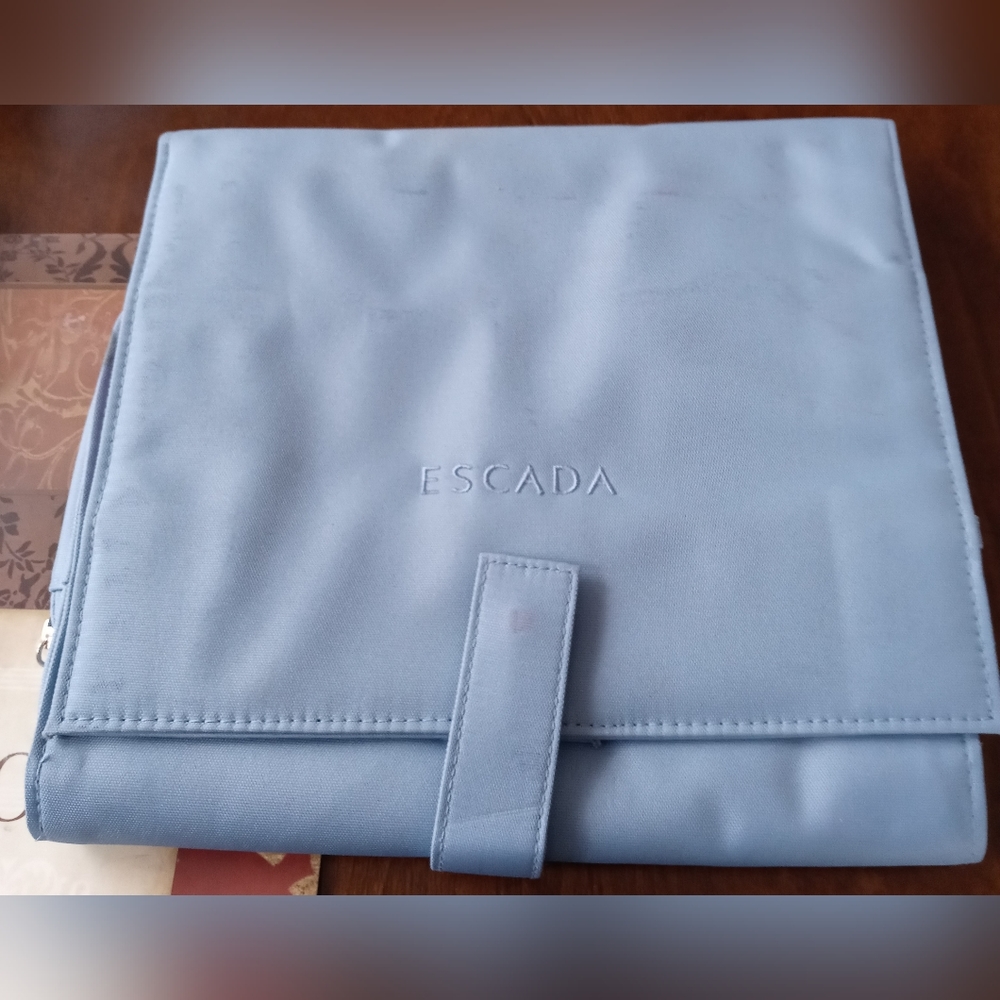 ESCADA TRI-FOLD MULTI-POCKET TRAVEL BAG! NWOT!